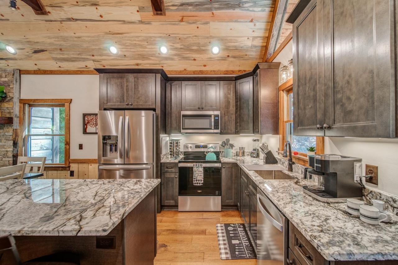Brand New Build Luxury Mountain Chalet With Hot Tub, Pool, Game Room, Premium Features 엘리제이 외부 사진